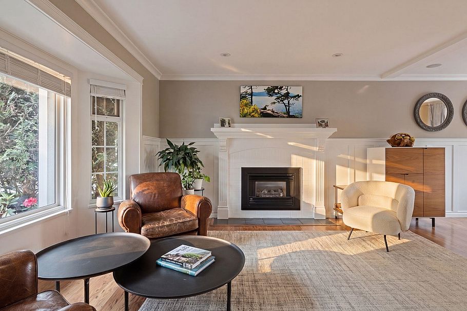 697 E Braemar Road North Vancouver, BC - 6
