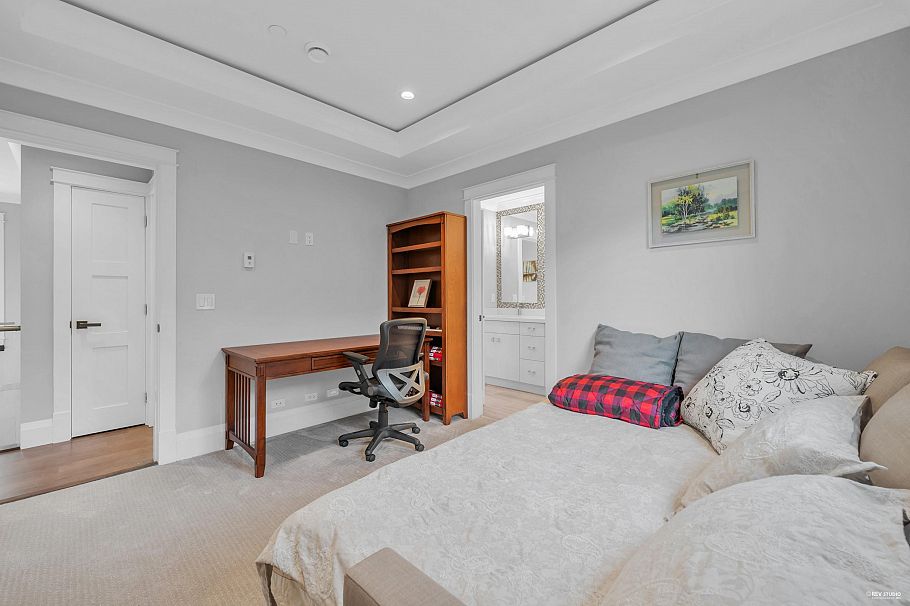 4217 W 16th Avenue Vancouver, BC - 27