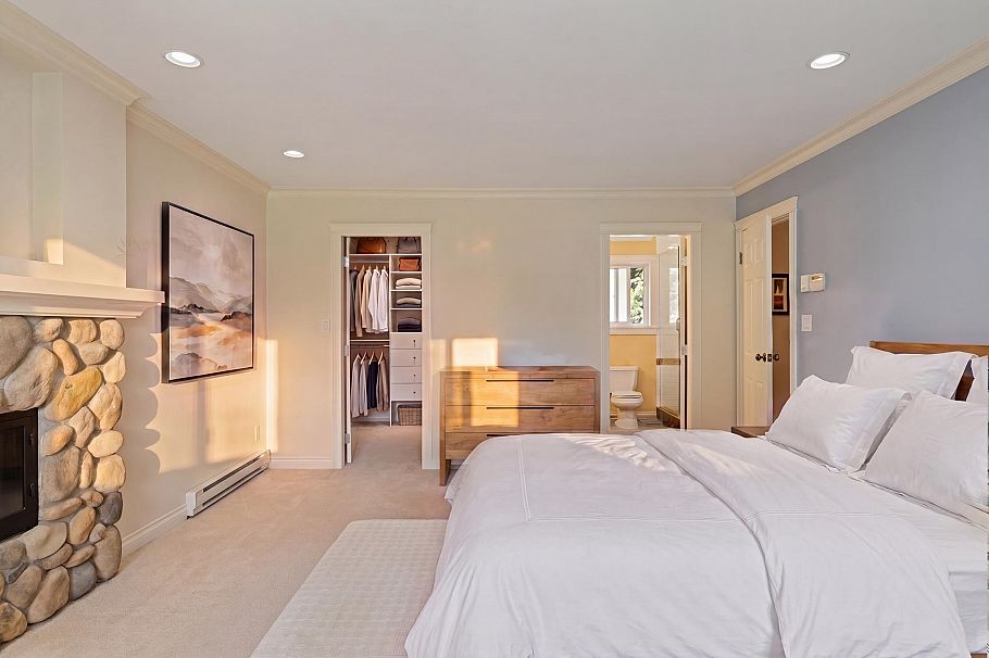 697 E Braemar Road North Vancouver, BC - 11