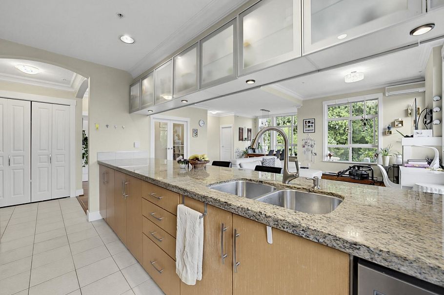 509 6333 Larkin Drive Vancouver, BC - 4
