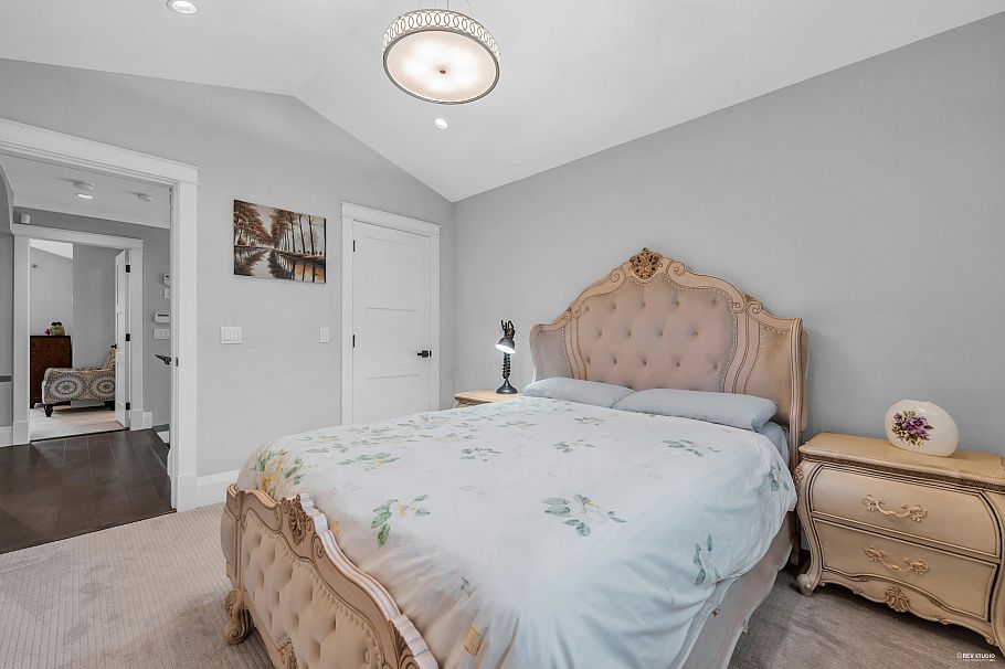 4217 W 16th Avenue Vancouver, BC - 24