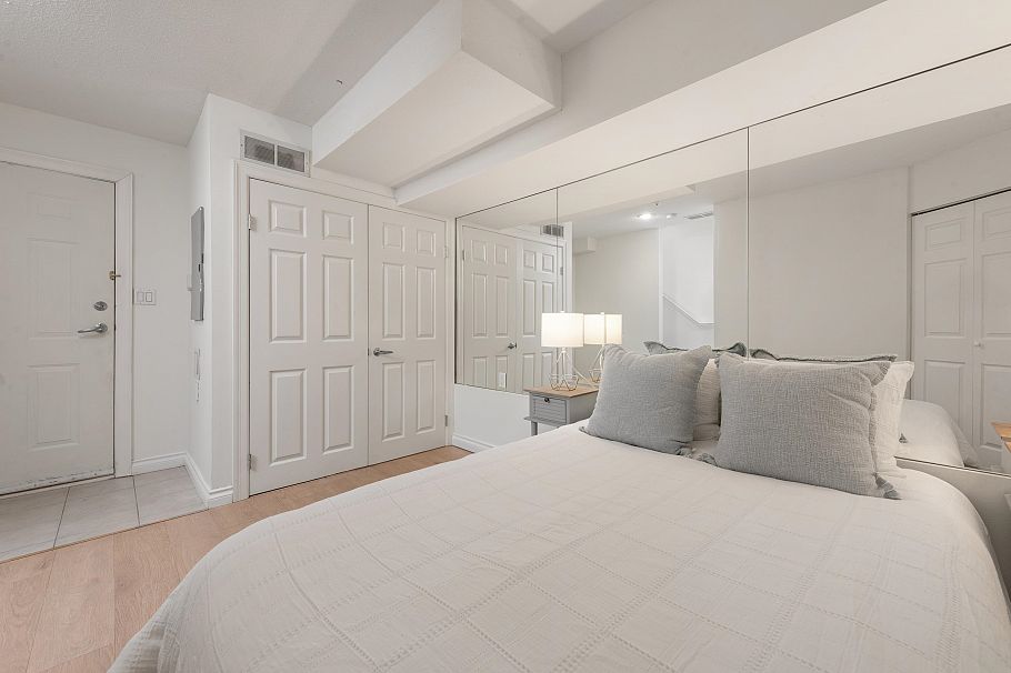 8431 Jellicoe Street Vancouver, BC - 30