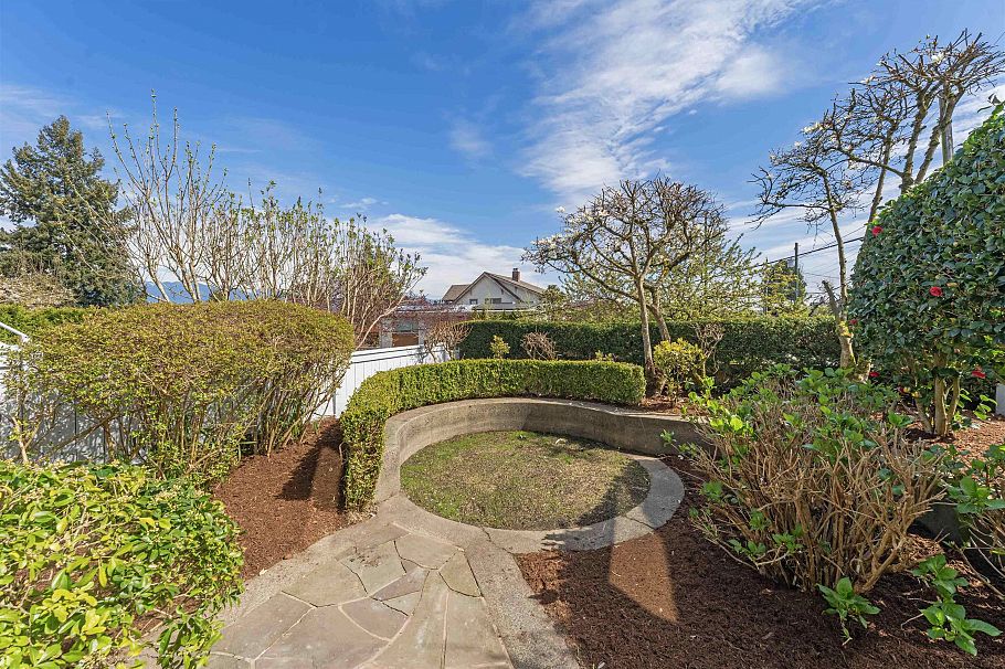 3043 Alma Street Vancouver, BC - 31