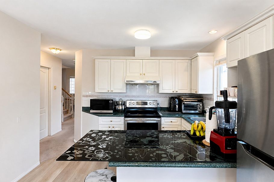 2776 E Georgia Street Vancouver, BC - 17