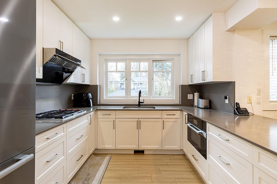 3389 W 21st Avenue Vancouver, BC - 11