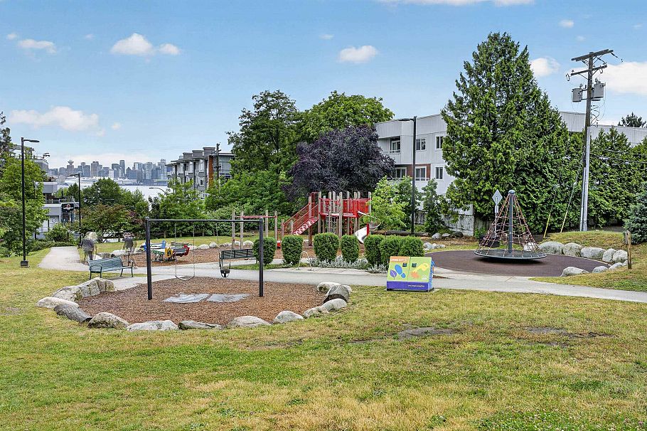 105 236 W 2nd Street North Vancouver, BC - 16
