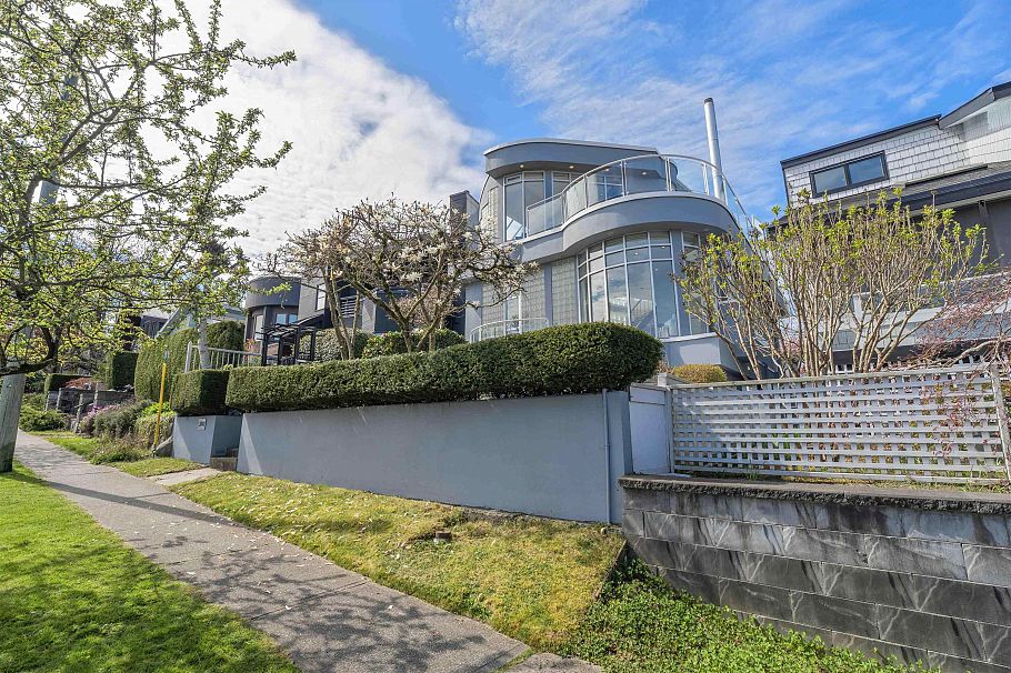 3043 Alma Street Vancouver, BC - 2