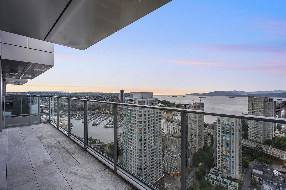 3605 1480 Howe Street Vancouver, BC - 1