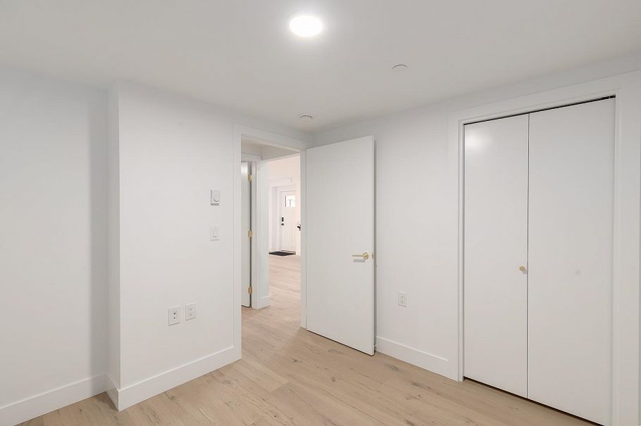 460 E 17th Avenue Vancouver, BC - 7