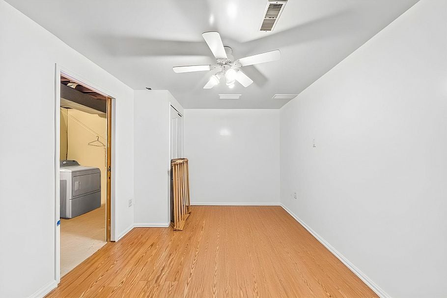 5 3550 E 49th Avenue Vancouver, BC - 22