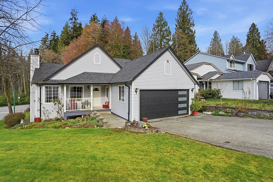 3300 Manning Crescent North Vancouver, BC - 1