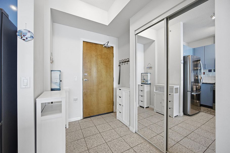 1904 188 E Esplanade Street North Vancouver, BC - 28