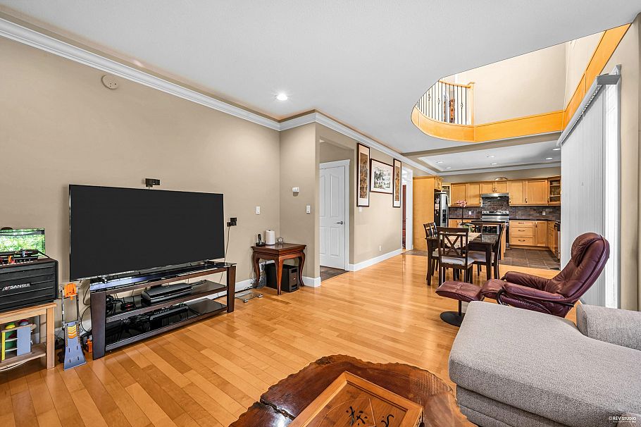 648 E 3rd Street North Vancouver, BC - 13