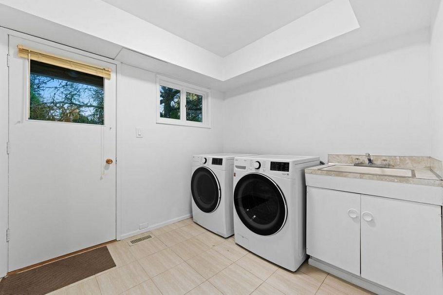 2510 Byron Road North Vancouver, BC - 30