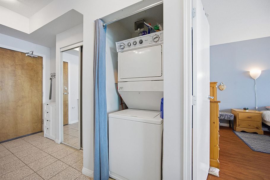 1904 188 E Esplanade Street North Vancouver, BC - 21