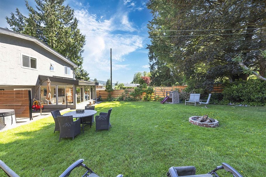 547 Fairway Drive North Vancouver, BC - 33