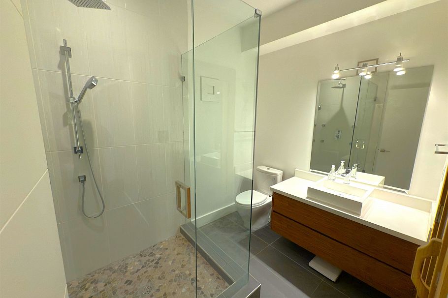 3630 W 34th Avenue Vancouver, BC - 38