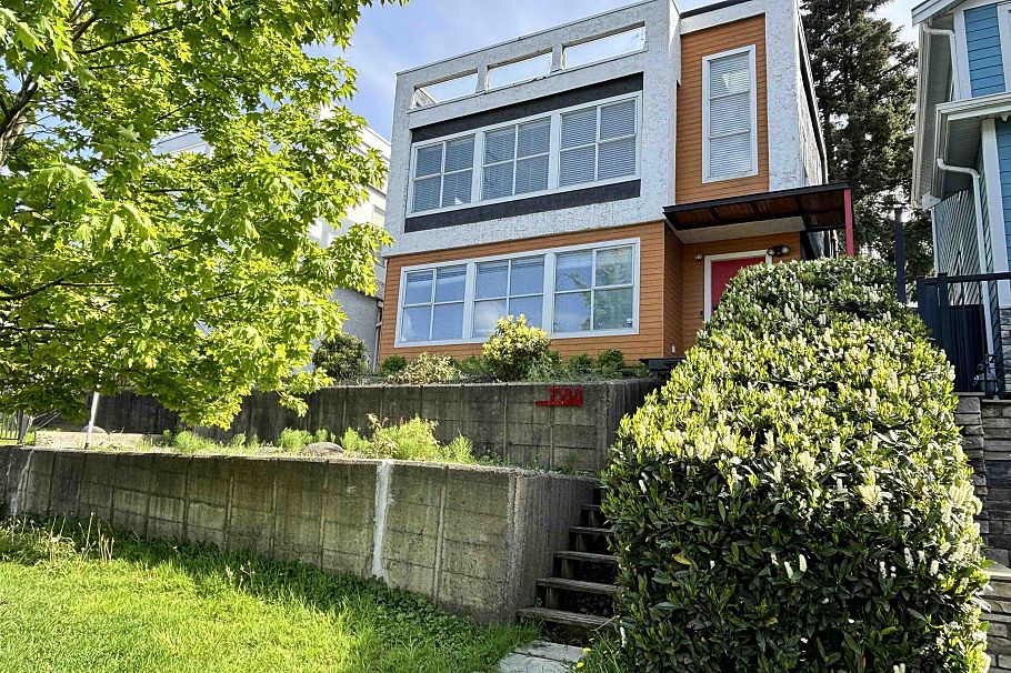 1588 E 41st Avenue Vancouver, BC - 15