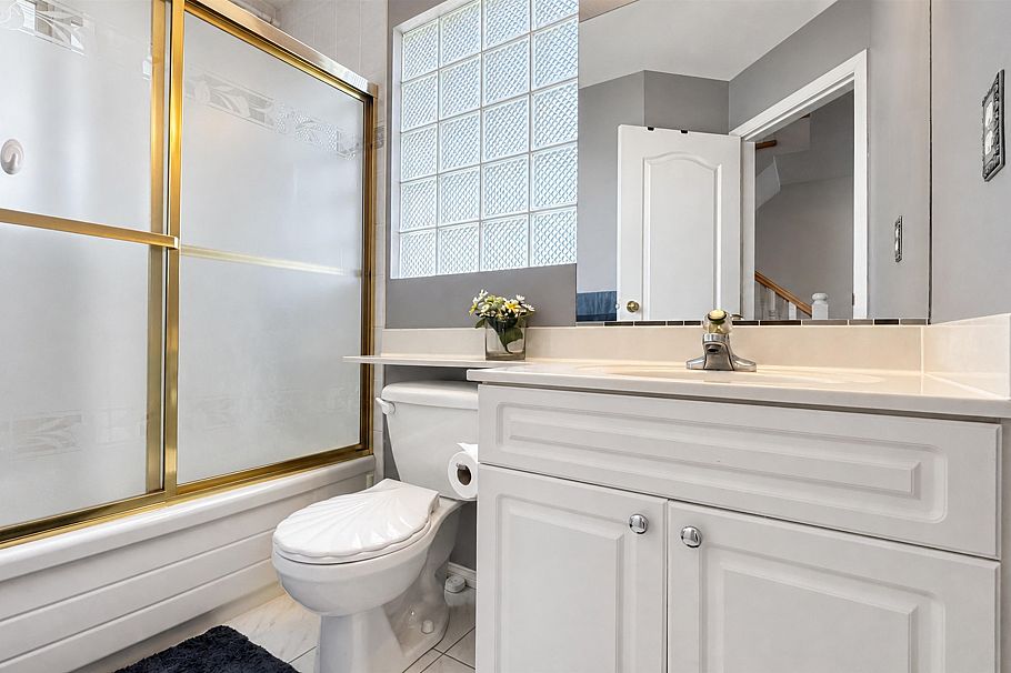 2776 E Georgia Street Vancouver, BC - 29