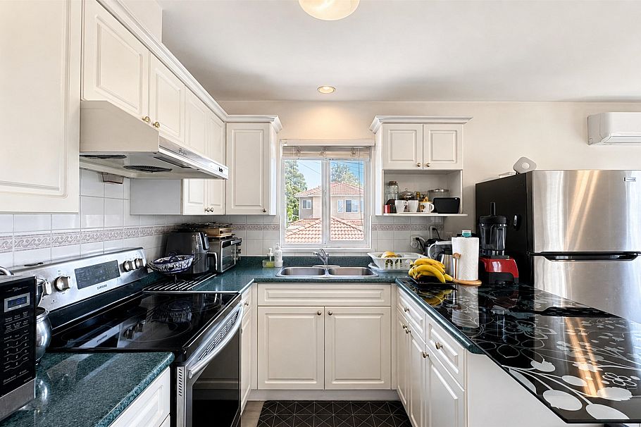 2776 E Georgia Street Vancouver, BC - 16