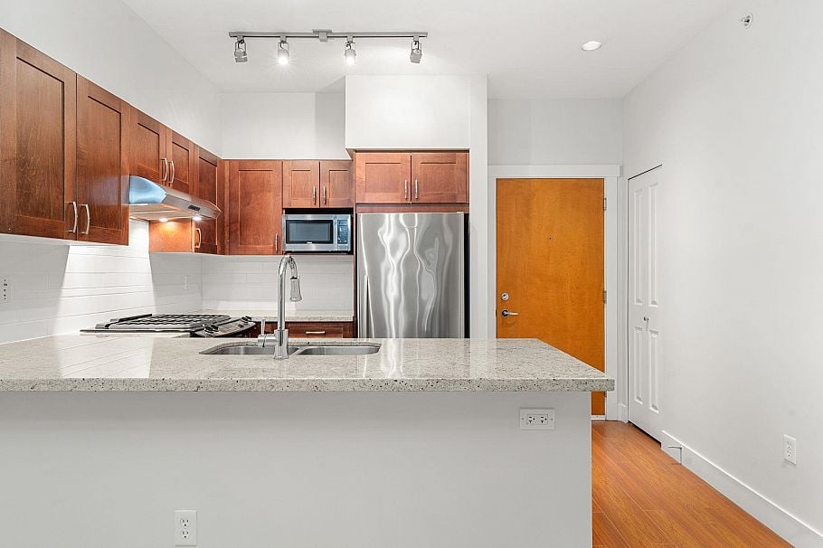 419 1111 E 27th Street North Vancouver, BC - 17