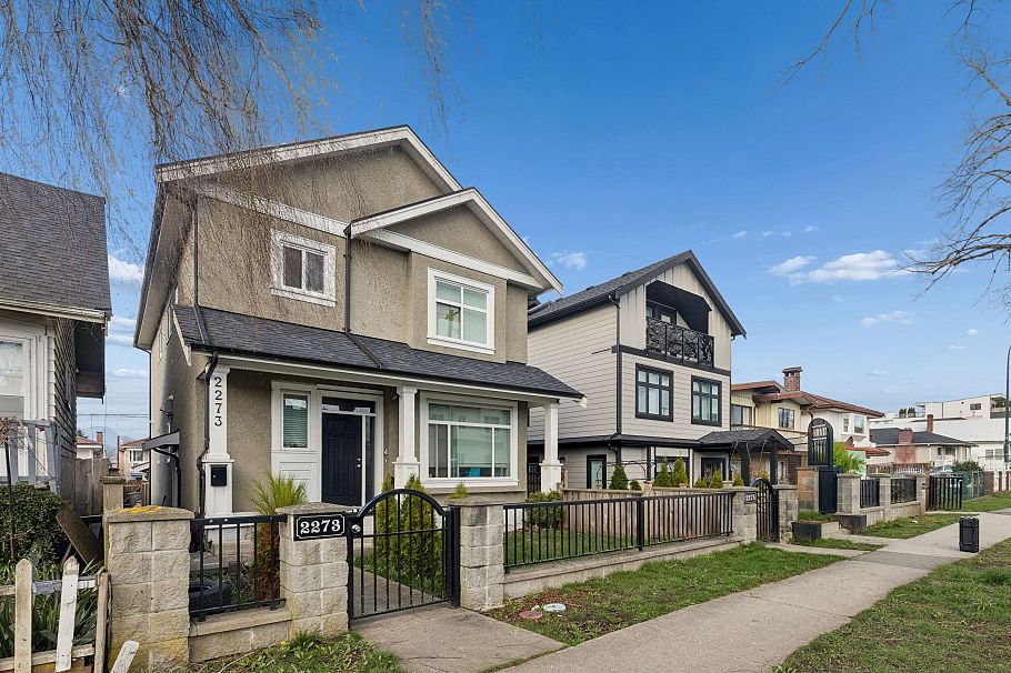 2275 E 34th Avenue Vancouver, BC - 1