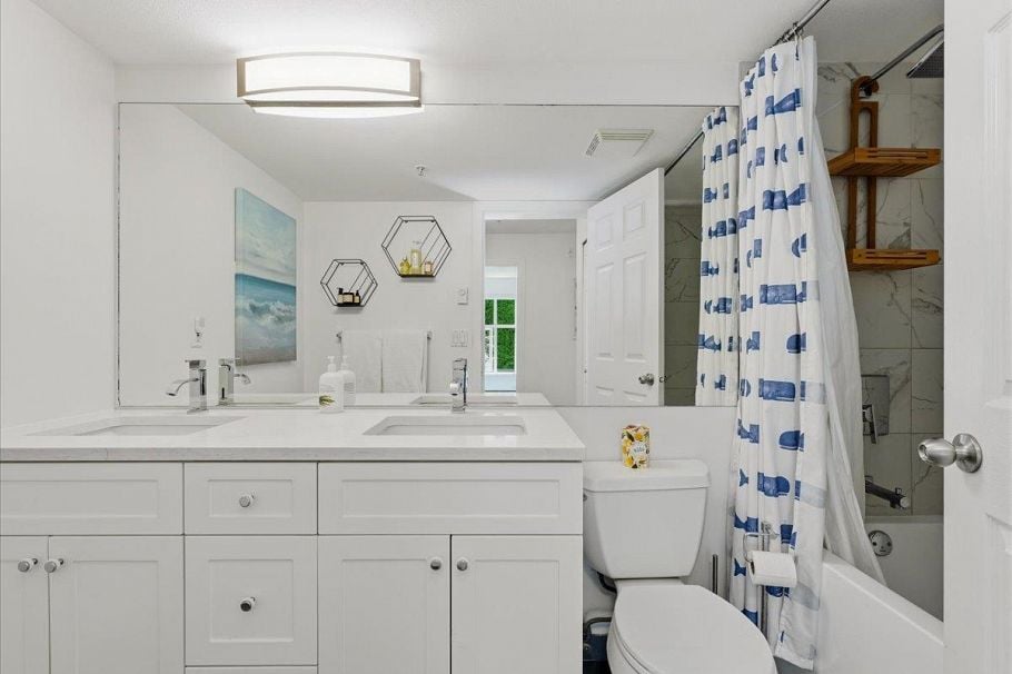 112 155 E 3rd Street North Vancouver, BC - 32