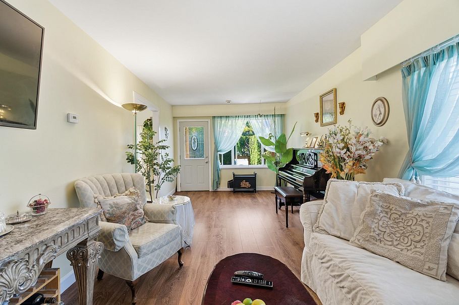219 E 38th Avenue Vancouver, BC - 7
