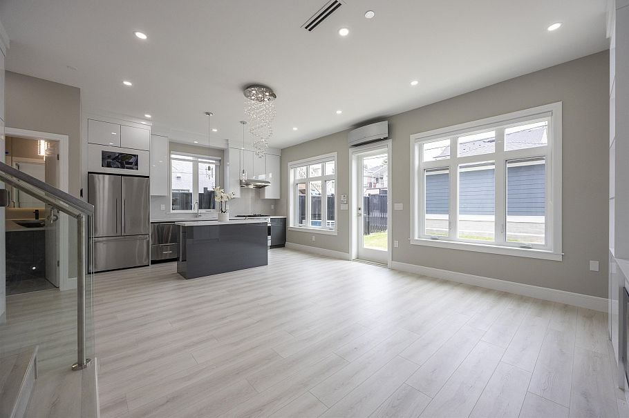 2 5808 Lanark Street Vancouver, BC - 1
