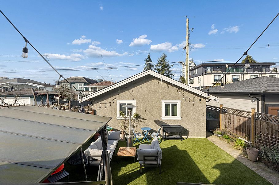 2275 E 34th Avenue Vancouver, BC - 20