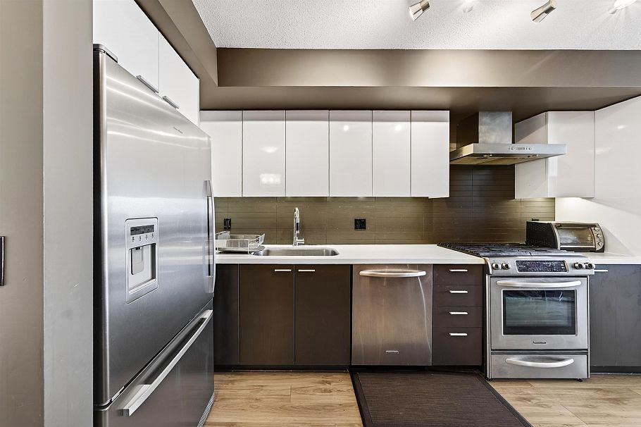 2888 E 2nd Avenue Vancouver, BC - 4
