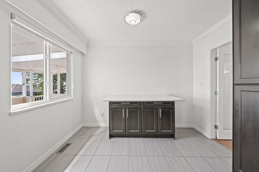 638 E 61st Avenue Vancouver, BC - 8