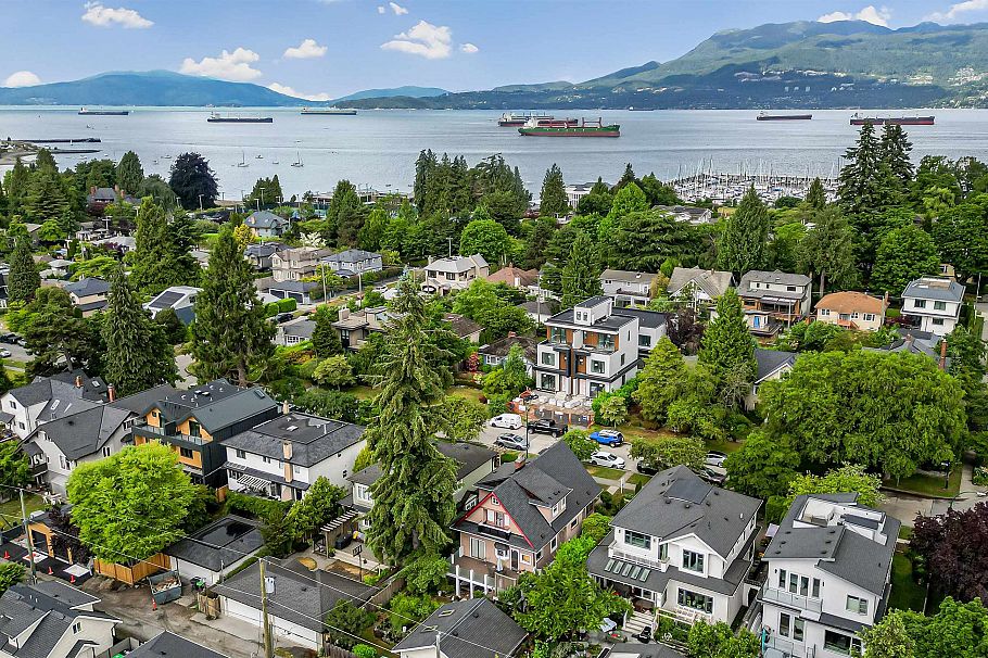 3732 W 2nd Avenue Vancouver, BC - 40