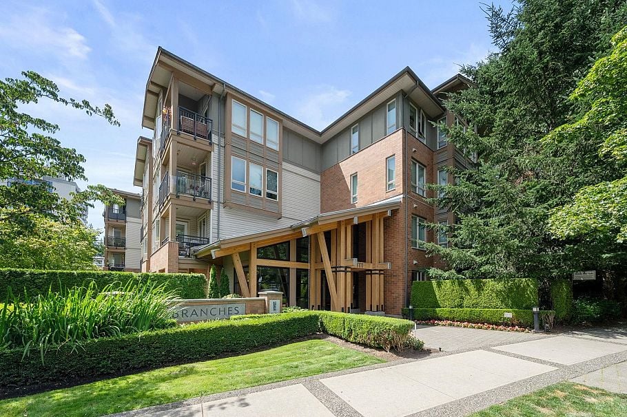 419 1111 E 27th Street North Vancouver, BC - 3