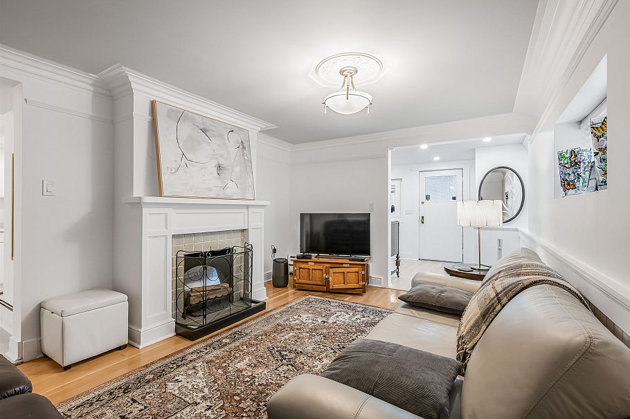 3732 W 2nd Avenue Vancouver, BC - 26