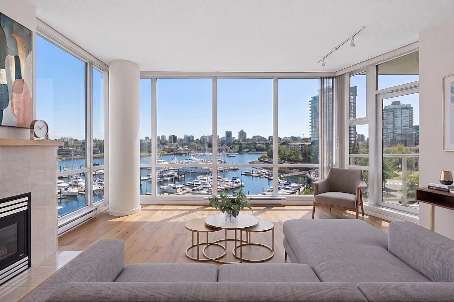 501 1099 Marinaside Crescent Vancouver, BC - 2