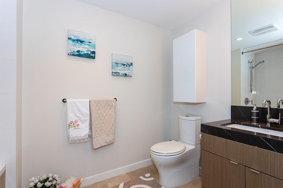 707 112 E 13th Street North Vancouver, BC - 16