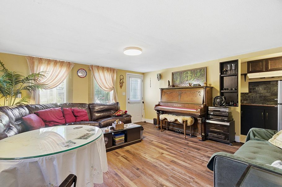 219 E 38th Avenue Vancouver, BC - 17