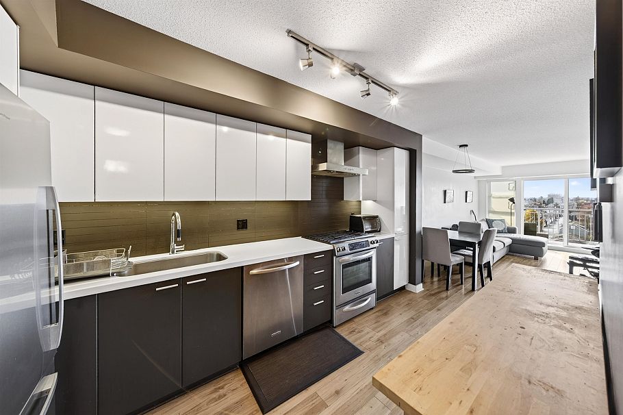 2888 E 2nd Avenue Vancouver, BC - 6