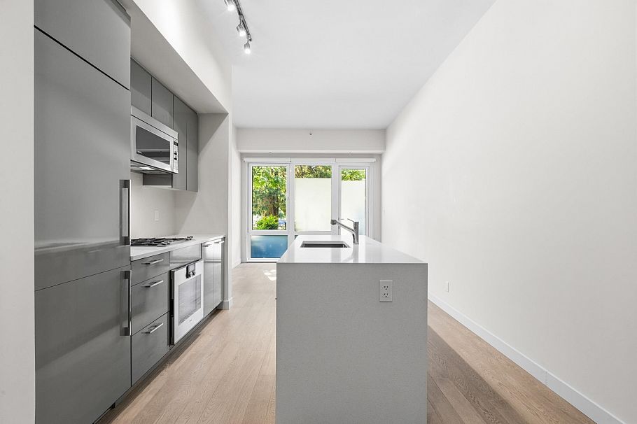 104 4488 Cambie Street Vancouver, BC - 8