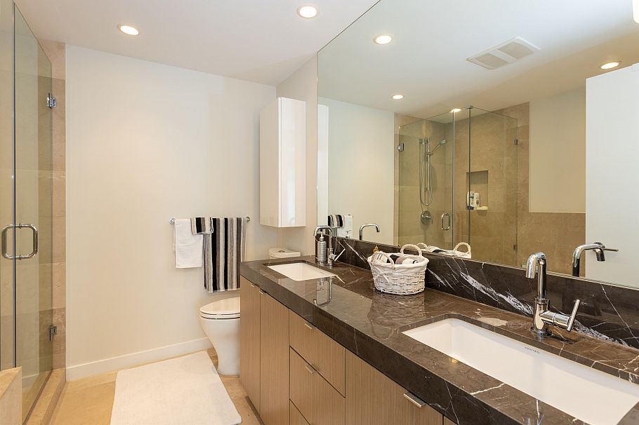 707 112 E 13th Street North Vancouver, BC - 13