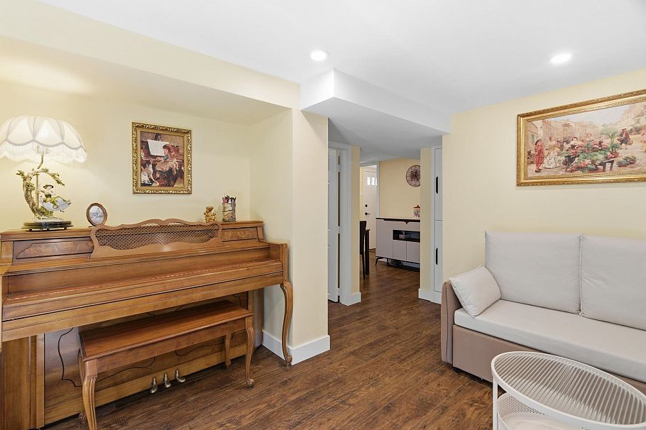 219 E 38th Avenue Vancouver, BC - 25