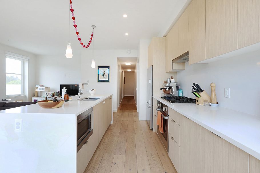 401 108 E 35 Avenue Vancouver, BC - 4