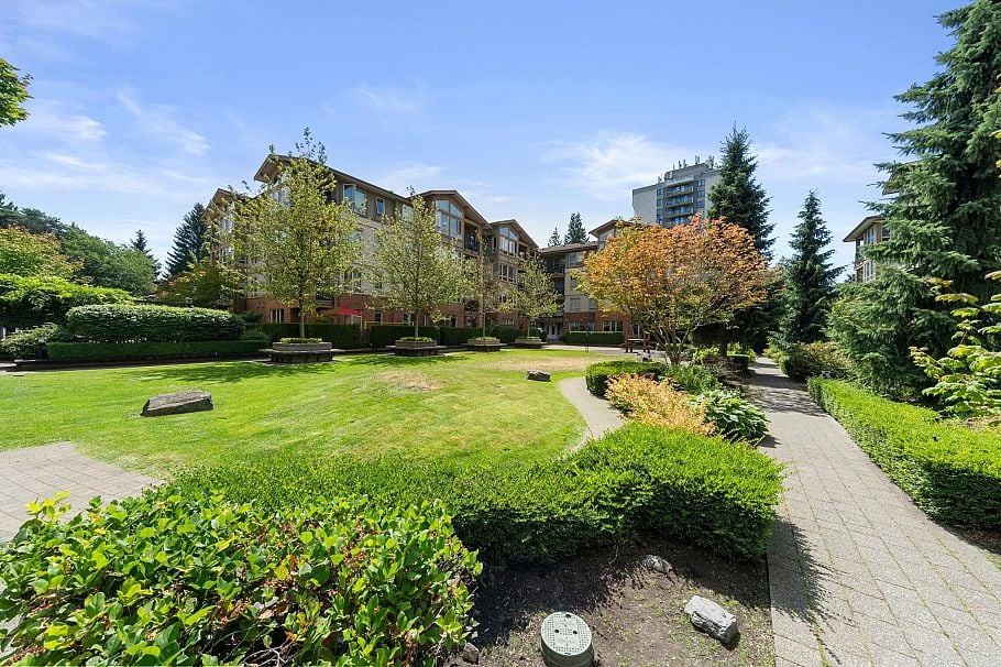 419 1111 E 27th Street North Vancouver, BC - 31