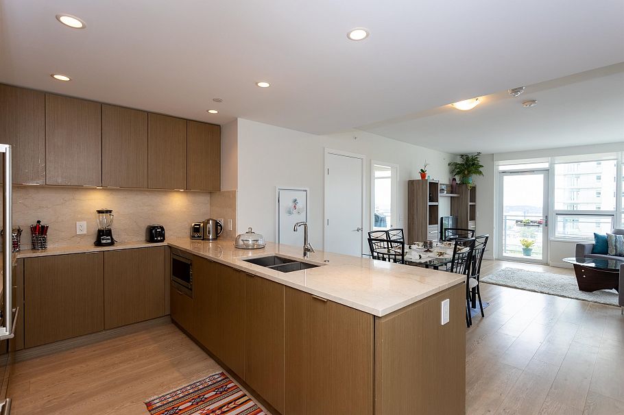 707 112 E 13th Street North Vancouver, BC - 9