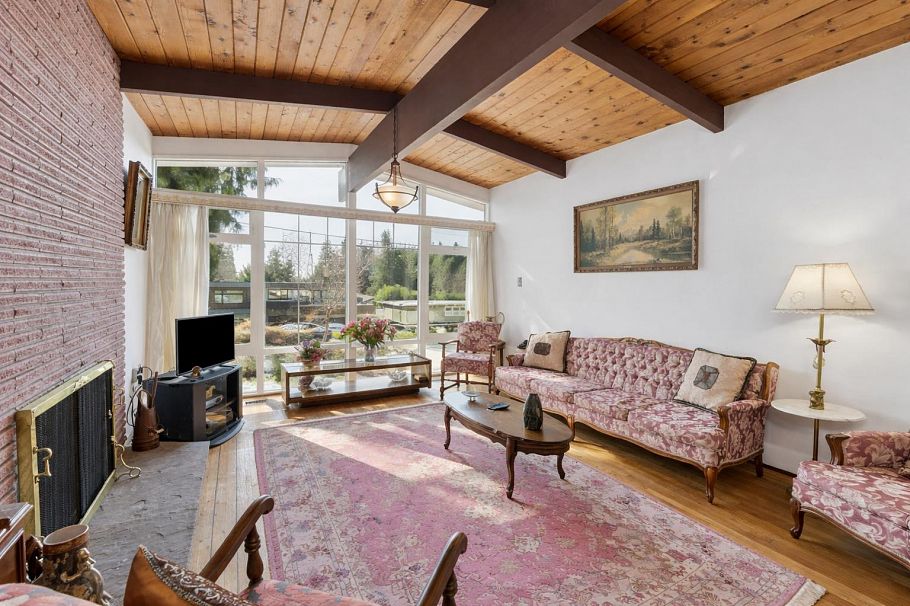 922 Canyon Boulevard North Vancouver, BC - 4