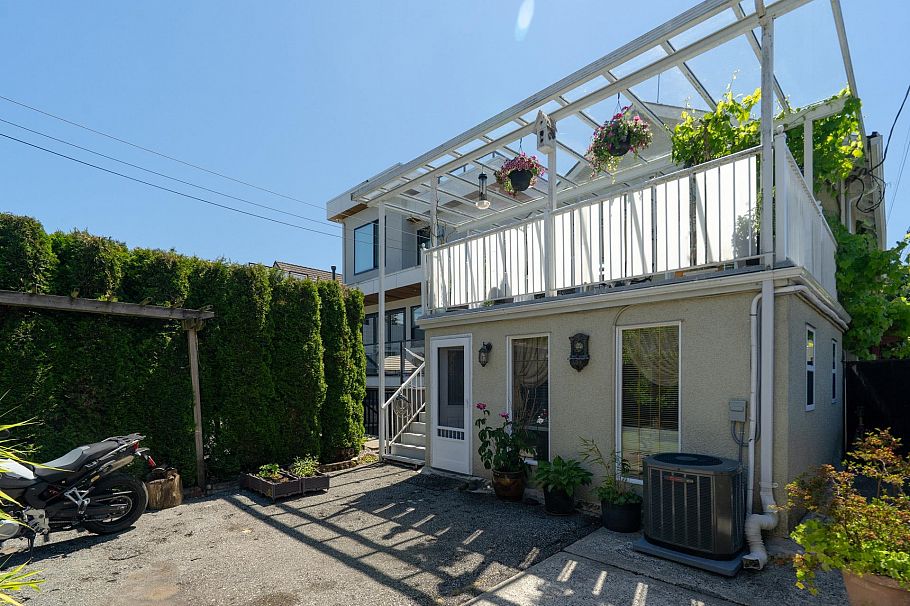 219 E 38th Avenue Vancouver, BC - 31
