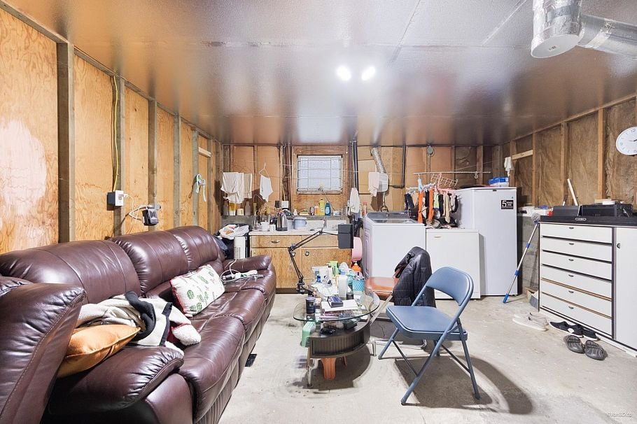 3185 E 16th Avenue Vancouver, BC - 19