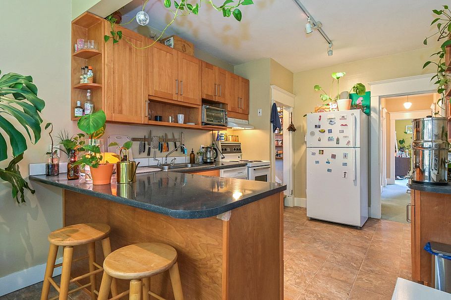 3422 - 3424 W 2nd Avenue Vancouver, BC - 18