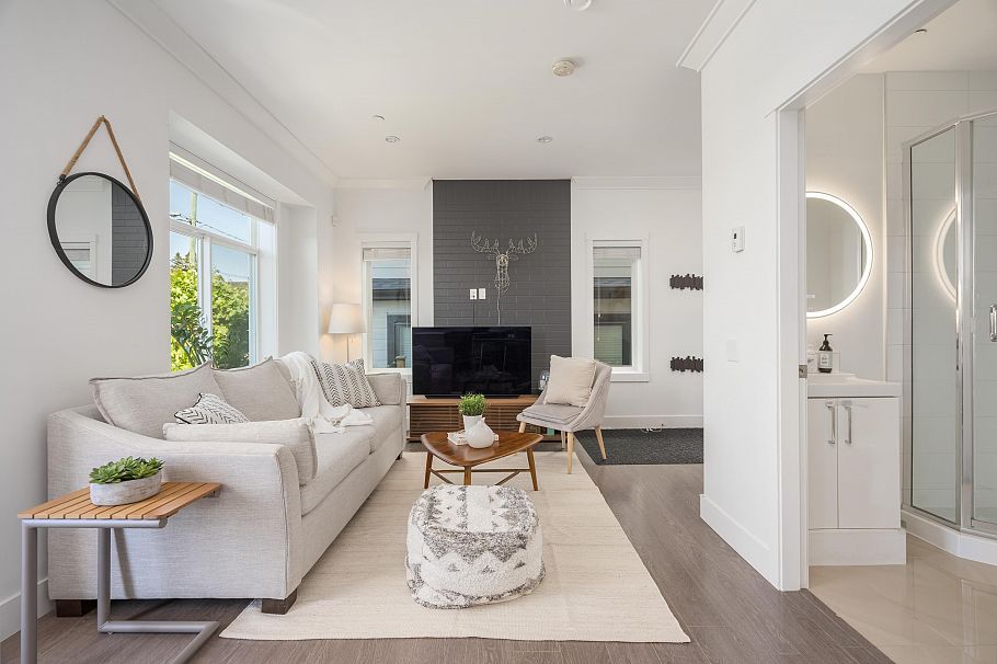 2275 E 34th Avenue Vancouver, BC - 7